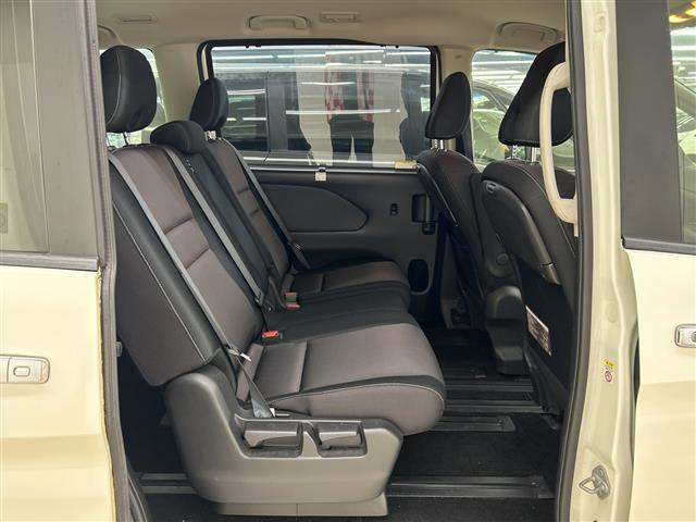 セレナ ハイウェイスター　プロパイロットエディション　純正９インチＳＤナビ　両側パワースライド　後席モニター　プロパイロット　バックカメラ　ＬＥＤ　ＥＴＣ　スマートキー　追従クルコン　純正１６インチＡＷ　オートライト　フロアマット　スペアキー　取扱説明書（25枚目）