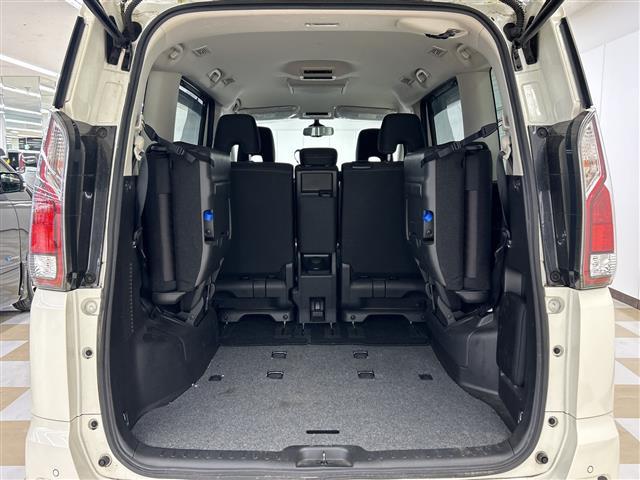 セレナ ハイウェイスター　プロパイロットエディション　純正９インチＳＤナビ　両側パワースライド　後席モニター　プロパイロット　バックカメラ　ＬＥＤ　ＥＴＣ　スマートキー　追従クルコン　純正１６インチＡＷ　オートライト　フロアマット　スペアキー　取扱説明書（28枚目）