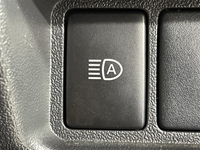 ハイエースバン スーパーＧＬ　ダーク　プライムＩＩ　純正ナビ　トヨタセーフティセンス　両側パワスラ　パノラミックビューモニター　１００Ｖ電源　ハーフレザーシート　フルフラットシート　スペアキー１本　ビルトインＥＴＣ　フロアマット有　ＬＥＤヘッドライト（10枚目）