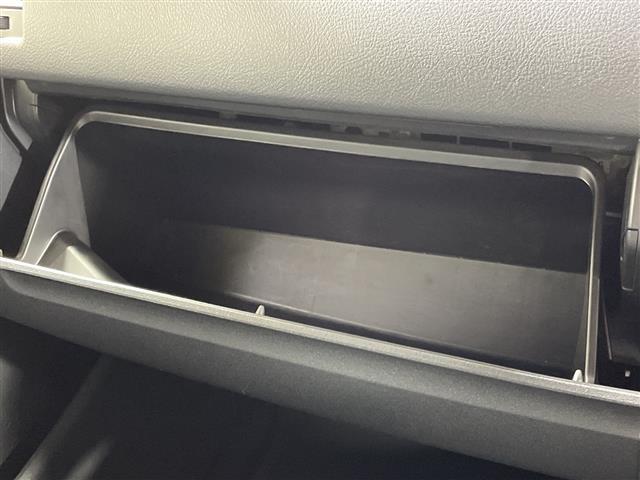 ハイエースバン スーパーＧＬ　ダーク　プライムＩＩ　純正ナビ　トヨタセーフティセンス　両側パワスラ　パノラミックビューモニター　１００Ｖ電源　ハーフレザーシート　フルフラットシート　スペアキー１本　ビルトインＥＴＣ　フロアマット有　ＬＥＤヘッドライト（22枚目）