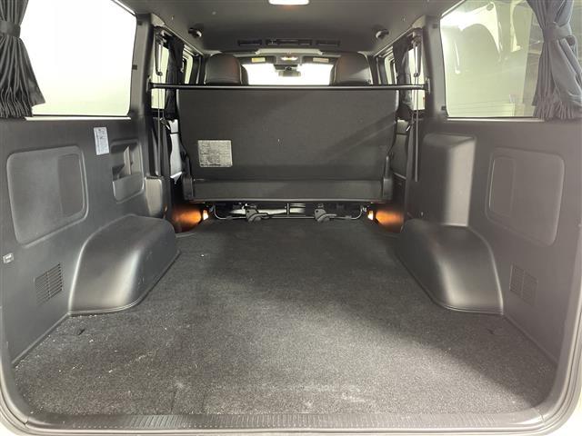 ハイエースバン スーパーＧＬ　ダーク　プライムＩＩ　純正ナビ　トヨタセーフティセンス　両側パワスラ　パノラミックビューモニター　１００Ｖ電源　ハーフレザーシート　フルフラットシート　スペアキー１本　ビルトインＥＴＣ　フロアマット有　ＬＥＤヘッドライト（26枚目）