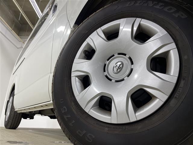 ハイエースバン スーパーＧＬ　ダーク　プライムＩＩ　純正ナビ　トヨタセーフティセンス　両側パワスラ　パノラミックビューモニター　１００Ｖ電源　ハーフレザーシート　フルフラットシート　スペアキー１本　ビルトインＥＴＣ　フロアマット有　ＬＥＤヘッドライト（40枚目）