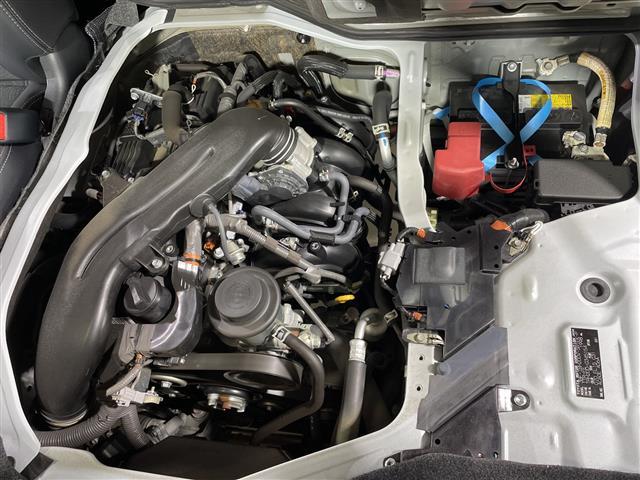 ハイエースバン スーパーＧＬ　ダーク　プライムＩＩ　純正ナビ　トヨタセーフティセンス　両側パワスラ　パノラミックビューモニター　１００Ｖ電源　ハーフレザーシート　フルフラットシート　スペアキー１本　ビルトインＥＴＣ　フロアマット有　ＬＥＤヘッドライト（42枚目）