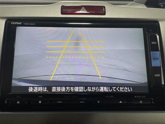 フリードハイブリッド ジャストセレクション　純正ナビ　両側スライドドア　バックカメラ　ＥＴＣ　クルーズコントロール　スマートキー　純正１５インチＡＷ　横滑り防止装置　アイドリングストップ　オートライト　電格格納ミラー　フロアマット（3枚目）