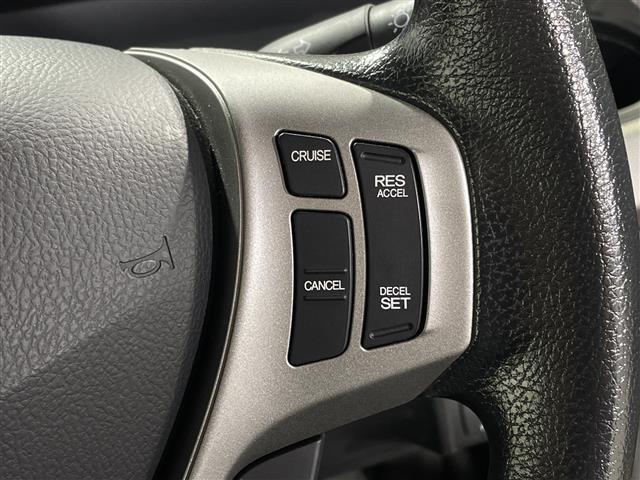 フリードハイブリッド ジャストセレクション　純正ナビ　両側スライドドア　バックカメラ　ＥＴＣ　クルーズコントロール　スマートキー　純正１５インチＡＷ　横滑り防止装置　アイドリングストップ　オートライト　電格格納ミラー　フロアマット（8枚目）