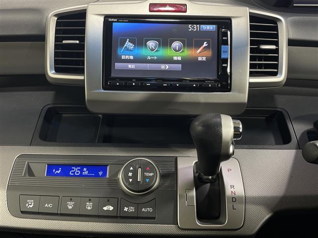 フリードハイブリッド ジャストセレクション　純正ナビ　両側スライドドア　バックカメラ　ＥＴＣ　クルーズコントロール　スマートキー　純正１５インチＡＷ　横滑り防止装置　アイドリングストップ　オートライト　電格格納ミラー　フロアマット（12枚目）