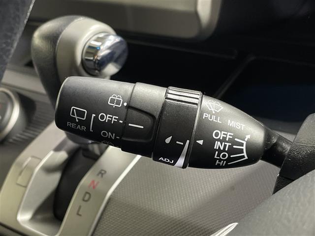 フリードハイブリッド ジャストセレクション　純正ナビ　両側スライドドア　バックカメラ　ＥＴＣ　クルーズコントロール　スマートキー　純正１５インチＡＷ　横滑り防止装置　アイドリングストップ　オートライト　電格格納ミラー　フロアマット（15枚目）