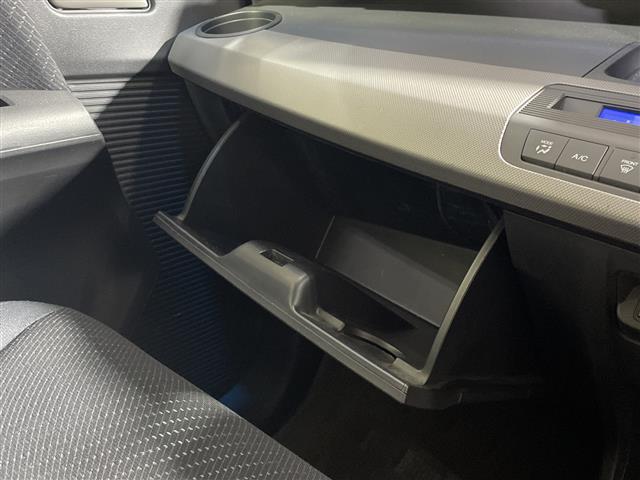 フリードハイブリッド ジャストセレクション　純正ナビ　両側スライドドア　バックカメラ　ＥＴＣ　クルーズコントロール　スマートキー　純正１５インチＡＷ　横滑り防止装置　アイドリングストップ　オートライト　電格格納ミラー　フロアマット（18枚目）