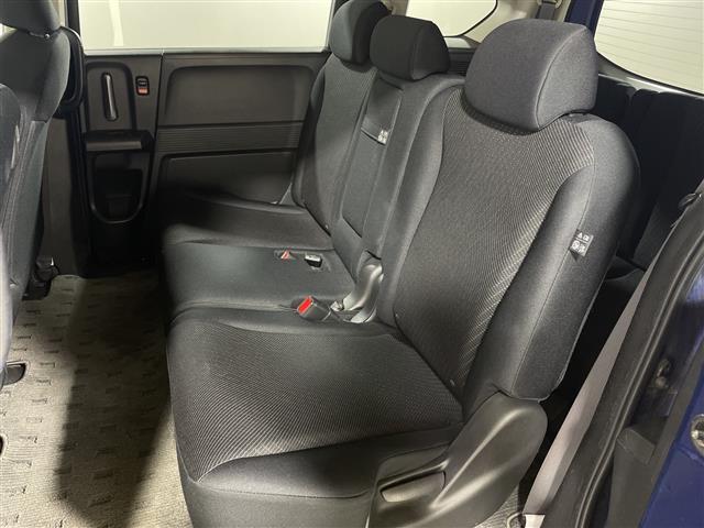 フリードハイブリッド ジャストセレクション　純正ナビ　両側スライドドア　バックカメラ　ＥＴＣ　クルーズコントロール　スマートキー　純正１５インチＡＷ　横滑り防止装置　アイドリングストップ　オートライト　電格格納ミラー　フロアマット（28枚目）