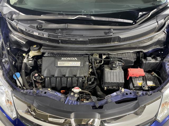 フリードハイブリッド ジャストセレクション　純正ナビ　両側スライドドア　バックカメラ　ＥＴＣ　クルーズコントロール　スマートキー　純正１５インチＡＷ　横滑り防止装置　アイドリングストップ　オートライト　電格格納ミラー　フロアマット（42枚目）