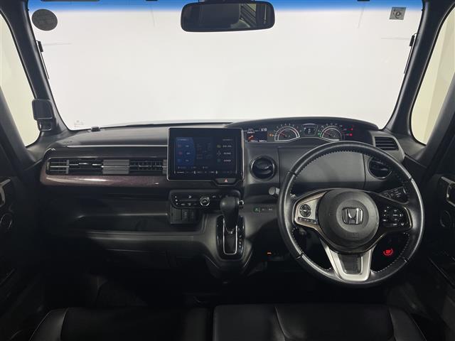 Ｎ－ＢＯＸカスタム Ｇ・Ｌターボホンダセンシング　社外８インチナビ　社外フリップダウンモニター　ホンダセンシング　両側パワースライドドア　ハーフレザーシート　レーダークルコン　バックカメラ　ＥＴＣ　ＬＥＤ　フロアマット　スペアキー　取扱説明書　保証書（2枚目）