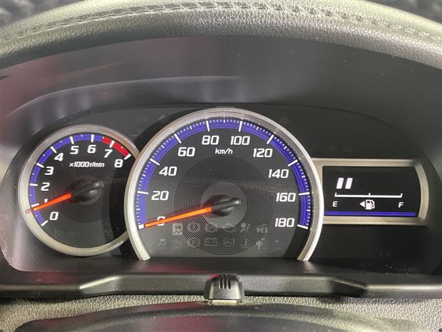 ルーミー カスタムＧ－Ｔ　純正９インチナビ　フリップダウンモニター　スマートアシスト２　バックカメラ　ワンオーナー　ドラレコ　シートヒーター　両側パワースライド　ＥＴＣ２．０　ＬＥＤ　フロアマット　オートライト　フォグランプ（12枚目）