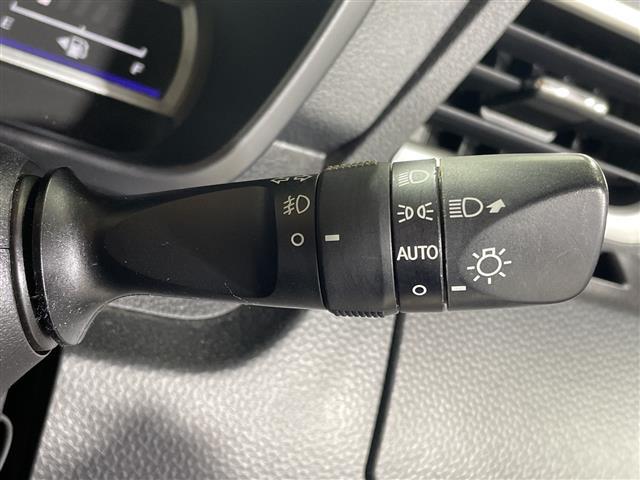 ルーミー カスタムＧ－Ｔ　純正９インチナビ　フリップダウンモニター　スマートアシスト２　バックカメラ　ワンオーナー　ドラレコ　シートヒーター　両側パワースライド　ＥＴＣ２．０　ＬＥＤ　フロアマット　オートライト　フォグランプ（20枚目）