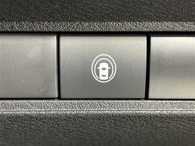 ノート Ｓ　純正９型ナビ　バックカメラ　ＬＥＤヘッドライト　ＥＴＣ　ドラレコ　エマージェンシーブレーキ　フォグランプ　フルセグ　インテリジェントキー　純正フロアマット　取扱説明書　保証書　ブレーキオートホールド（4枚目）