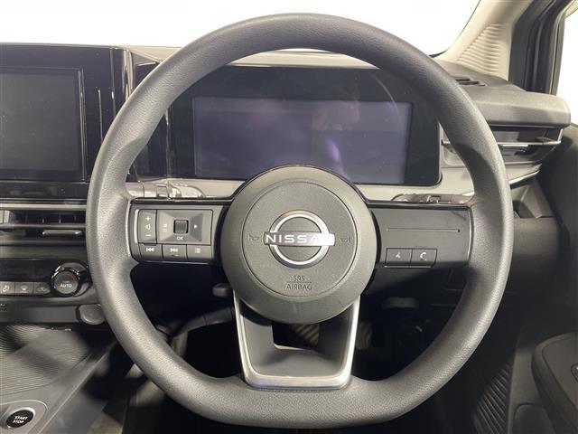 ノート Ｓ　純正９型ナビ　バックカメラ　ＬＥＤヘッドライト　ＥＴＣ　ドラレコ　エマージェンシーブレーキ　フォグランプ　フルセグ　インテリジェントキー　純正フロアマット　取扱説明書　保証書　ブレーキオートホールド（6枚目）