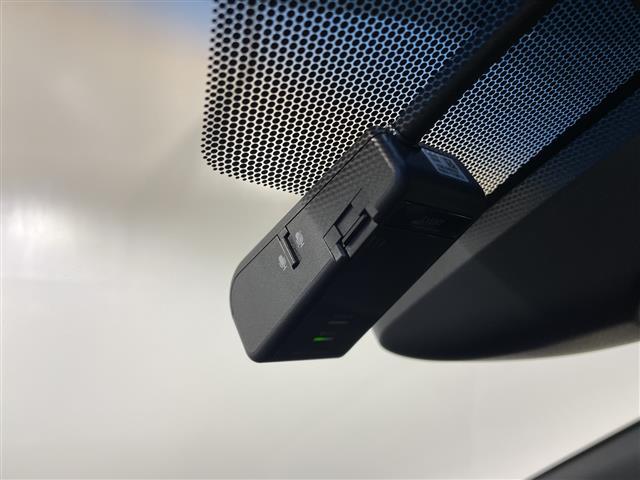 エスティマ アエラス　プレミアム　大型ムーンルーフ　純正９型ナビ　フルセグＴＶ　Ｂｌｕｅｔｏｏｔｈ対応　ドライブレコーダー　ビルトインＥＴＣ　両側パワースライドドア　ハーフレザーシート　キャプテンシート　純正ＬＥＤランプ　フォグランプ（7枚目）