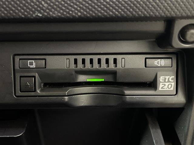 エスティマ アエラス　プレミアム　大型ムーンルーフ　純正９型ナビ　フルセグＴＶ　Ｂｌｕｅｔｏｏｔｈ対応　ドライブレコーダー　ビルトインＥＴＣ　両側パワースライドドア　ハーフレザーシート　キャプテンシート　純正ＬＥＤランプ　フォグランプ（8枚目）