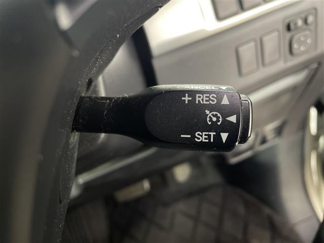 エスティマ アエラス　プレミアム　大型ムーンルーフ　純正９型ナビ　フルセグＴＶ　Ｂｌｕｅｔｏｏｔｈ対応　ドライブレコーダー　ビルトインＥＴＣ　両側パワースライドドア　ハーフレザーシート　キャプテンシート　純正ＬＥＤランプ　フォグランプ（9枚目）