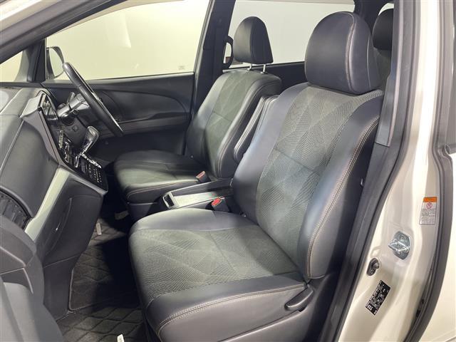 エスティマ アエラス　プレミアム　大型ムーンルーフ　純正９型ナビ　フルセグＴＶ　Ｂｌｕｅｔｏｏｔｈ対応　ドライブレコーダー　ビルトインＥＴＣ　両側パワースライドドア　ハーフレザーシート　キャプテンシート　純正ＬＥＤランプ　フォグランプ（31枚目）