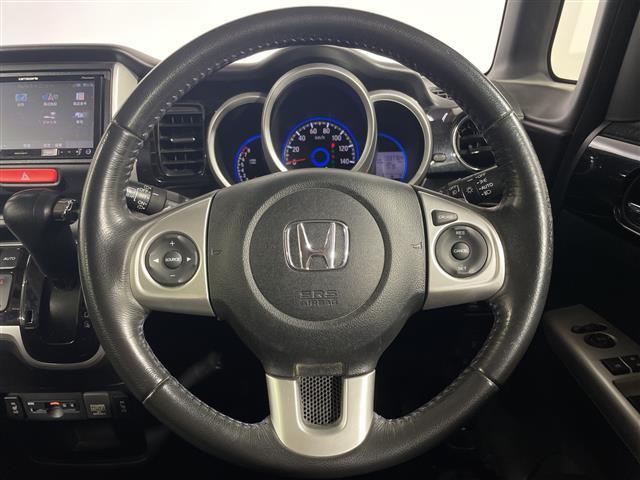 N-BOXカスタム G ターボSSブラックスタイルパッケージ 社外7インチナビ バックカメラ クルコン 両側パワースライドドア ハーフレザーシート ヒートシーター LED ビルトインETC フロアマット ウィンカーミラー フォグランプ 純正15インチAW(10枚目)