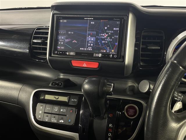 N-BOXカスタム G ターボSSブラックスタイルパッケージ 社外7インチナビ バックカメラ クルコン 両側パワースライドドア ハーフレザーシート ヒートシーター LED ビルトインETC フロアマット ウィンカーミラー フォグランプ 純正15インチAW(17枚目)