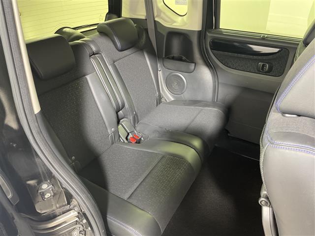 N-BOXカスタム G ターボSSブラックスタイルパッケージ 社外7インチナビ バックカメラ クルコン 両側パワースライドドア ハーフレザーシート ヒートシーター LED ビルトインETC フロアマット ウィンカーミラー フォグランプ 純正15インチAW(26枚目)