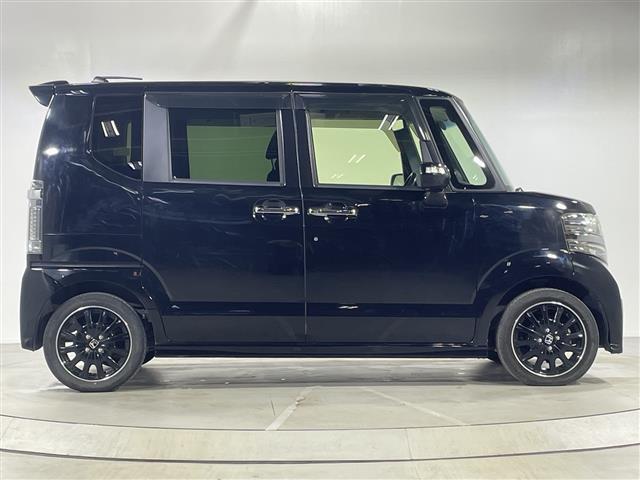 N-BOXカスタム G ターボSSブラックスタイルパッケージ 社外7インチナビ バックカメラ クルコン 両側パワースライドドア ハーフレザーシート ヒートシーター LED ビルトインETC フロアマット ウィンカーミラー フォグランプ 純正15インチAW(38枚目)