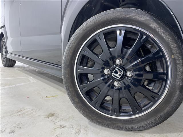 N-BOXカスタム G ターボSSブラックスタイルパッケージ 社外7インチナビ バックカメラ クルコン 両側パワースライドドア ハーフレザーシート ヒートシーター LED ビルトインETC フロアマット ウィンカーミラー フォグランプ 純正15インチAW(40枚目)