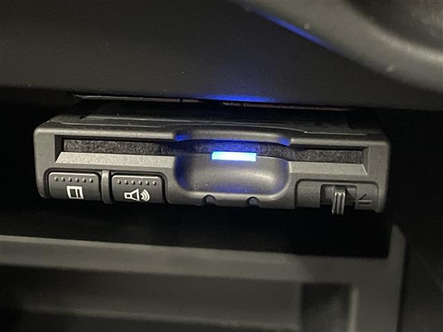 ノート ｅ－パワー　Ｘ　純正ナビ　全周囲カメラ　バックカメラ　ＥＴＣ　純正ドライブレコーダー　純正フロアマット　ステアリングスイッチ　デジタルインナーミラー　プッシュスタート　スマートキー　スペアキー１本　ＬＥＤヘッドライト（6枚目）