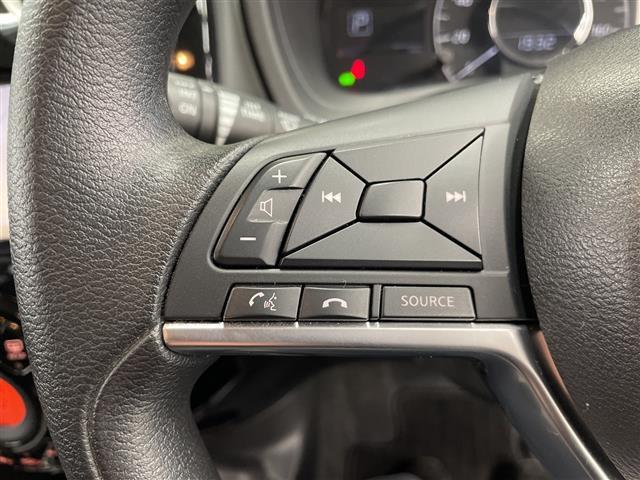 ノート ｅ－パワー　Ｘ　純正ナビ　全周囲カメラ　バックカメラ　ＥＴＣ　純正ドライブレコーダー　純正フロアマット　ステアリングスイッチ　デジタルインナーミラー　プッシュスタート　スマートキー　スペアキー１本　ＬＥＤヘッドライト（9枚目）