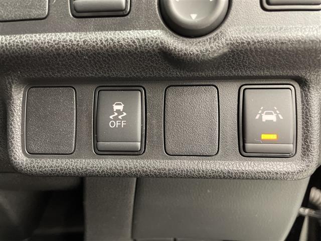 ノート ｅ－パワー　Ｘ　純正ナビ　全周囲カメラ　バックカメラ　ＥＴＣ　純正ドライブレコーダー　純正フロアマット　ステアリングスイッチ　デジタルインナーミラー　プッシュスタート　スマートキー　スペアキー１本　ＬＥＤヘッドライト（11枚目）