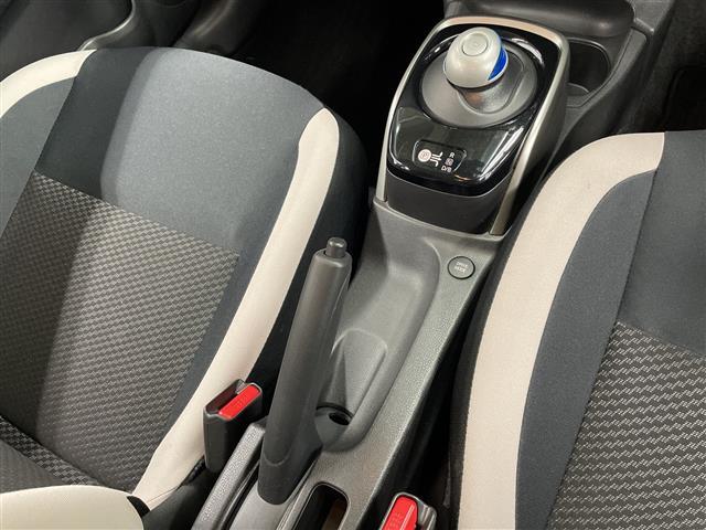 ノート ｅ－パワー　Ｘ　純正ナビ　全周囲カメラ　バックカメラ　ＥＴＣ　純正ドライブレコーダー　純正フロアマット　ステアリングスイッチ　デジタルインナーミラー　プッシュスタート　スマートキー　スペアキー１本　ＬＥＤヘッドライト（17枚目）