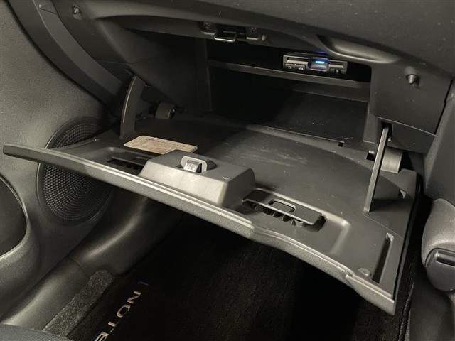 ノート ｅ－パワー　Ｘ　純正ナビ　全周囲カメラ　バックカメラ　ＥＴＣ　純正ドライブレコーダー　純正フロアマット　ステアリングスイッチ　デジタルインナーミラー　プッシュスタート　スマートキー　スペアキー１本　ＬＥＤヘッドライト（20枚目）