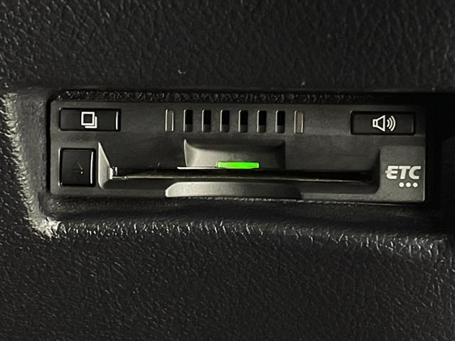 シエンタ ハイブリッドG 純正ナビ 両側電動 セーフティセンス Bカメラ ETC LED 前後ドラレコ スマートキー 純15AW オートライト フォグランプ ドアバイザー フロアマット 電格ミラー 保証書 取説(5枚目)