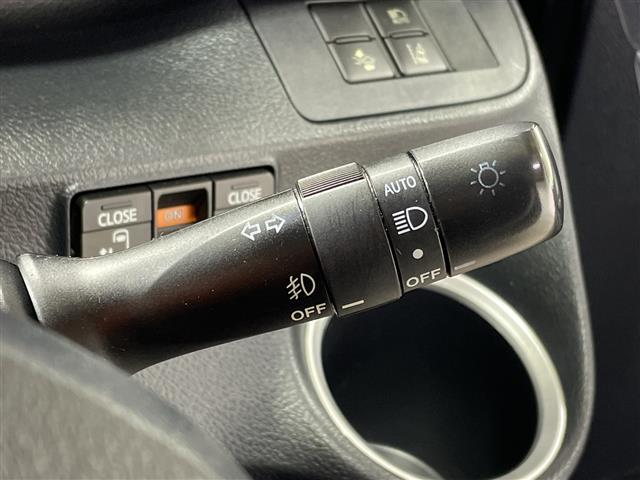 シエンタ ハイブリッドG 純正ナビ 両側電動 セーフティセンス Bカメラ ETC LED 前後ドラレコ スマートキー 純15AW オートライト フォグランプ ドアバイザー フロアマット 電格ミラー 保証書 取説(17枚目)