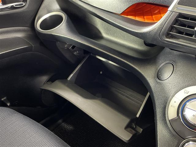 シエンタ ハイブリッドG 純正ナビ 両側電動 セーフティセンス Bカメラ ETC LED 前後ドラレコ スマートキー 純15AW オートライト フォグランプ ドアバイザー フロアマット 電格ミラー 保証書 取説(20枚目)