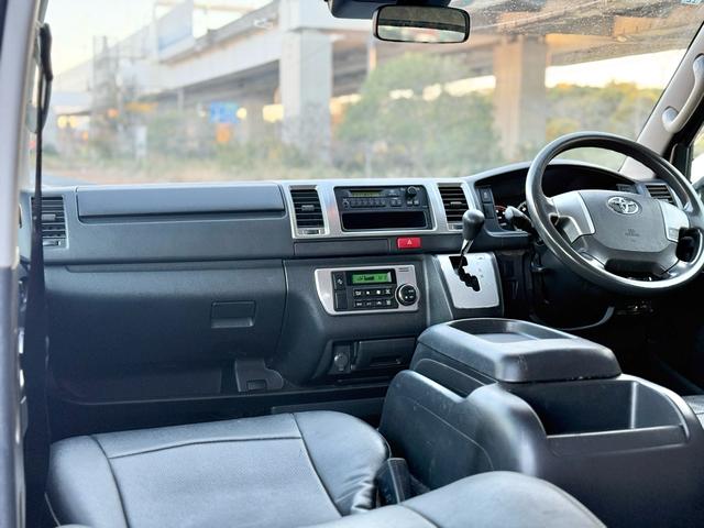 ハイエースバン ロングスーパーGL 2.8 ディーゼル ターボ ホワイトパール ETC セーフティセンス リアクーラー リアヒーター(11枚目)