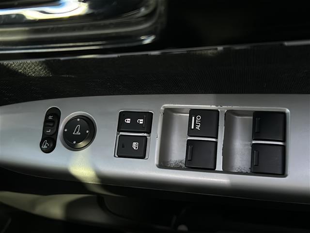 N-BOXカスタム G・ターボLパッケージ ☆純正ナビ(地図SDカードなし)☆両側パワースライドドア☆バックカメラ☆クルーズコントロール☆ステアリングスイッチ☆パドルシフト☆スマートキー☆純正アルミホイール☆プッシュスタート(9枚目)