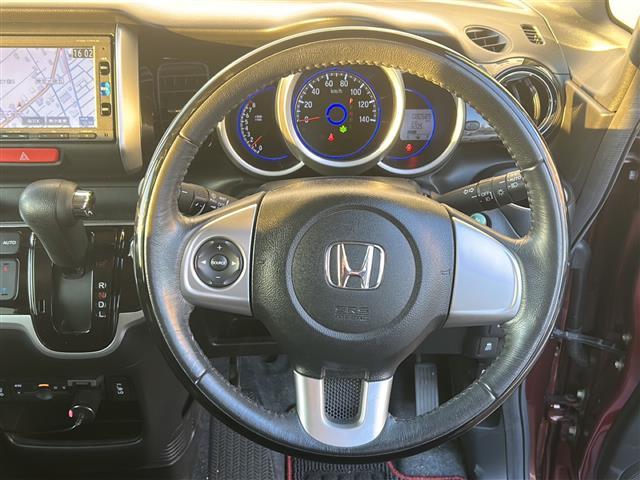 N-BOXカスタム G SSパッケージ ☆純正ギャザーズナビ☆バックカメラ☆ワンセグテレビ☆前席シートヒーター☆両側パワースライドドア☆ETC☆スマートキー☆オートライト☆純正フロアマット☆LEDフォグライト(5枚目)