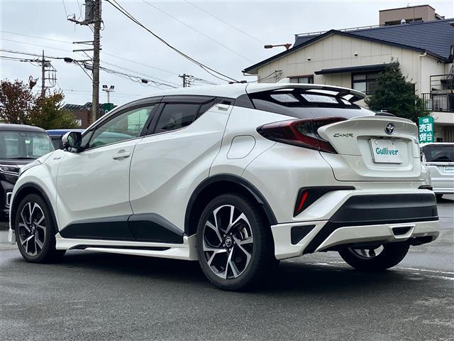 C-HR G フルモデリスタエアロ/ALPINE製9インチナビ/バックカメラ/レーダークルーズコントロール/ETC/シートヒーター/コーナーセンサー前後/レーンキープアシスト/HDMI接続/BSM/LEDライト(4枚目)