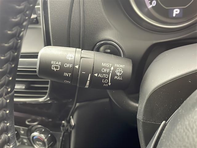 アテンザワゴン XD ディスチャージパッケージ/純正ナビ/フルセグTV/DVD/CD/Bluetooth/バックカメラ/純正フリップダウンモニター/純正19インチアルミホイール/スマートシティブレーキサポート(8枚目)