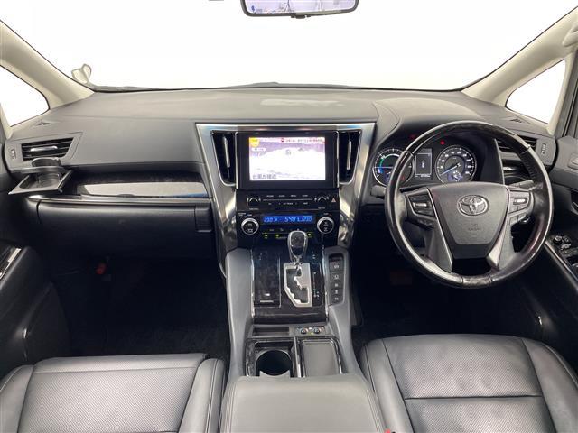 アルファードハイブリッド ＳＲ　Ｃパッケージ　純正９型ナビ　純正１２．１型ナビ　ツインムーンルーフ　ブラインドスポットモニター　デジタルインナーミラー　アダプティブクルーズコントロール　パワーバックドア　シートベンチレーション　ＥＴＣ　禁煙車（2枚目）