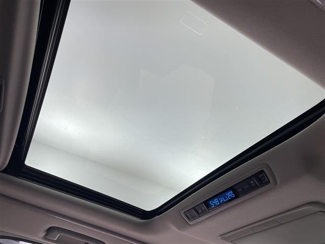 アルファードハイブリッド ＳＲ　Ｃパッケージ　純正９型ナビ　純正１２．１型ナビ　ツインムーンルーフ　ブラインドスポットモニター　デジタルインナーミラー　アダプティブクルーズコントロール　パワーバックドア　シートベンチレーション　ＥＴＣ　禁煙車（3枚目）