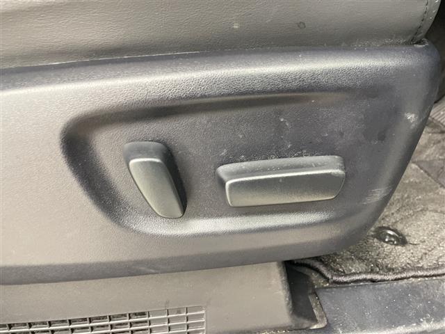 アルファードハイブリッド ＳＲ　Ｃパッケージ　純正９型ナビ　純正１２．１型ナビ　ツインムーンルーフ　ブラインドスポットモニター　デジタルインナーミラー　アダプティブクルーズコントロール　パワーバックドア　シートベンチレーション　ＥＴＣ　禁煙車（11枚目）