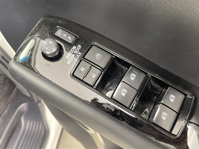 アルファードハイブリッド ＳＲ　Ｃパッケージ　純正９型ナビ　純正１２．１型ナビ　ツインムーンルーフ　ブラインドスポットモニター　デジタルインナーミラー　アダプティブクルーズコントロール　パワーバックドア　シートベンチレーション　ＥＴＣ　禁煙車（31枚目）