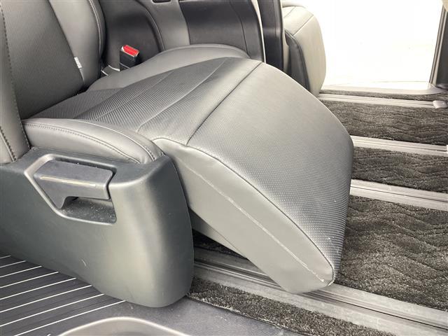 アルファードハイブリッド ＳＲ　Ｃパッケージ　純正９型ナビ　純正１２．１型ナビ　ツインムーンルーフ　ブラインドスポットモニター　デジタルインナーミラー　アダプティブクルーズコントロール　パワーバックドア　シートベンチレーション　ＥＴＣ　禁煙車（34枚目）