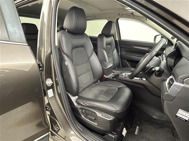 ＣＸ－５ ＸＤ　ブラックトーンエディション　サンルーフ　ＢＯＳＥサウンド　３６０度ビューモニター　シートヒーター　純正ナビ　ＥＴＣ　レーダークルーズコントロール　ＢＳＭ　ヘッドアップディスプレイ　ハーフレザーシート　パワーバックドア　ＬＥＤ（8枚目）