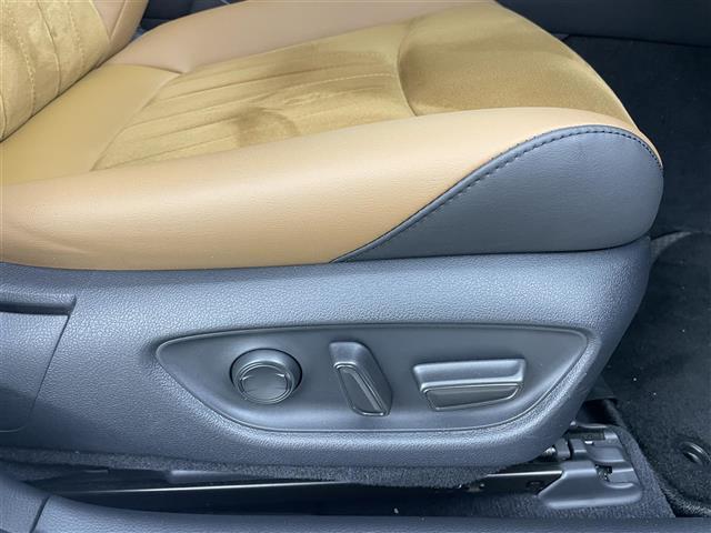 クラウンハイブリッド Ｓ　純正１２．３インチナビ　バックカメラ　ハーフレザーシート　パワーシート　シートヒーター　ステアリングヒーター　ビルトインＥＴＣ　ドライブレコーダー　トヨタセーフティーセンス　追従クルコン　ＢＳＭ（6枚目）