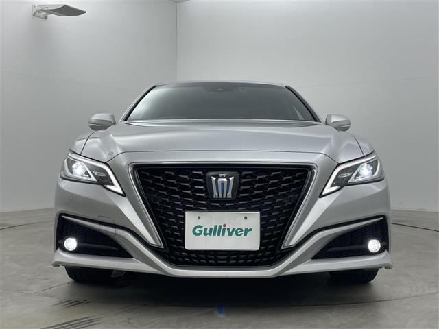 クラウンハイブリッド Ｓ　純正１２．３インチナビ　バックカメラ　ハーフレザーシート　パワーシート　シートヒーター　ステアリングヒーター　ビルトインＥＴＣ　ドライブレコーダー　トヨタセーフティーセンス　追従クルコン　ＢＳＭ（10枚目）