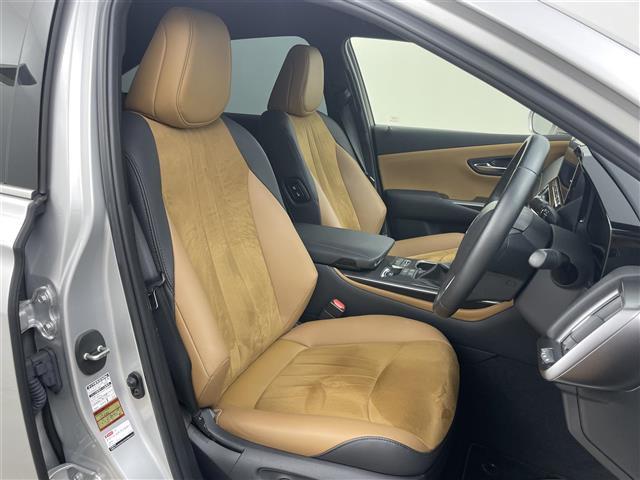 クラウンハイブリッド Ｓ　純正１２．３インチナビ　バックカメラ　ハーフレザーシート　パワーシート　シートヒーター　ステアリングヒーター　ビルトインＥＴＣ　ドライブレコーダー　トヨタセーフティーセンス　追従クルコン　ＢＳＭ（14枚目）